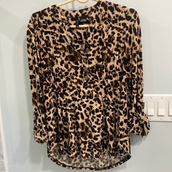 new directions Tops - New directions large cheetah top
